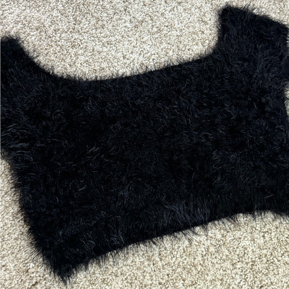 Black Fuzzy Crop Top - Picture 4 of 7